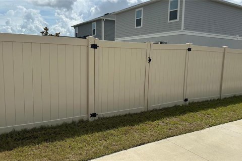 House in Clermont, Florida 5 bedrooms, 241.64 sq.m. № 1810093 - photo 3