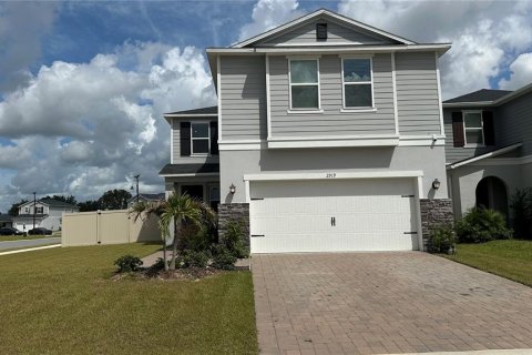 House in Clermont, Florida 5 bedrooms, 241.64 sq.m. № 1810093 - photo 1