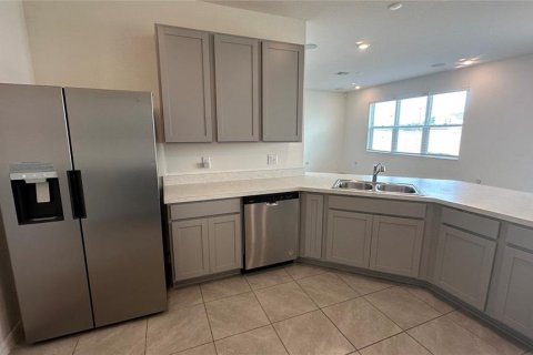 House in Clermont, Florida 5 bedrooms, 241.64 sq.m. № 1810093 - photo 9