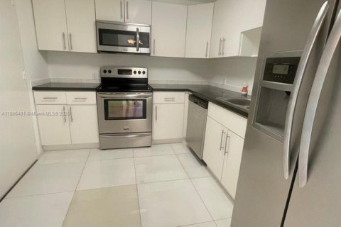 Copropriété à vendre à North Miami, Floride: 2 chambres, 101.82 m2 № 1938850 - photo 4