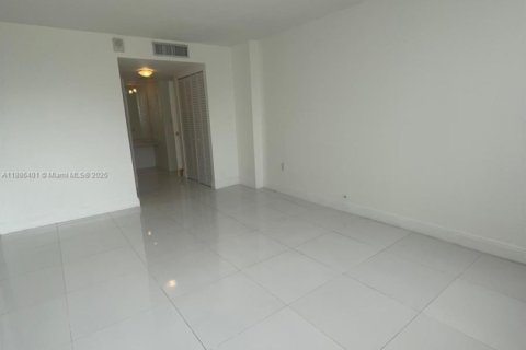 Condominio en venta en North Miami, Florida, 2 dormitorios, 101.82 m2 № 1938850 - foto 11