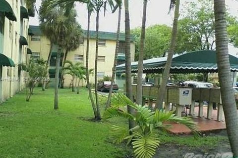 Studio in the Condo in Hialeah, Florida  № 2066931 - photo 3