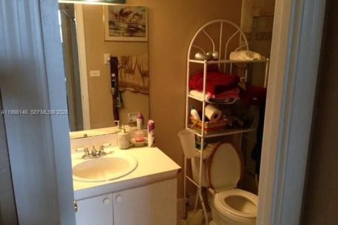 Studio in the Condo in Hialeah, Florida  № 2066931 - photo 7