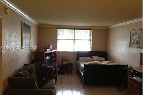 Studio in the Condo in Hialeah, Florida  № 2066931 - photo 5