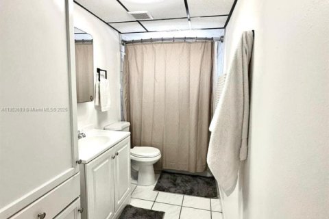 Condo in Hialeah, Florida, 3 bedrooms  № 1872046 - photo 8