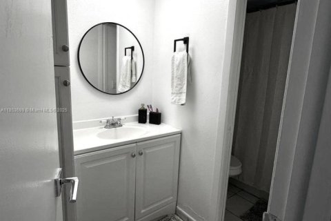 Condo in Hialeah, Florida, 3 bedrooms  № 1872046 - photo 10