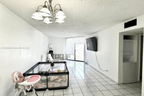 Condo in Hialeah, Florida, 3 bedrooms  № 1872046 - photo 5