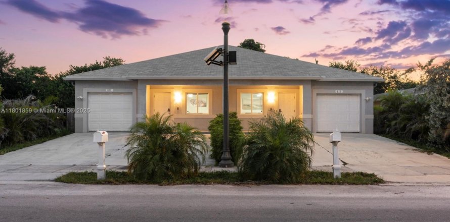 Commercial property in Fort Lauderdale, Florida 232.63 sq.m. № 1697688