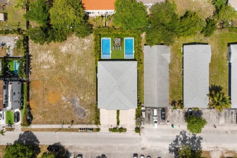 Commercial property in Fort Lauderdale, Florida 232.63 sq.m. № 1697688 - photo 23