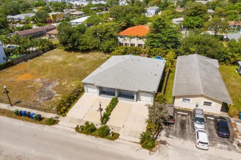 Commercial property in Fort Lauderdale, Florida 232.63 sq.m. № 1697688 - photo 21