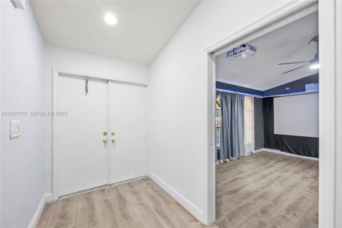 Villa ou maison à vendre à Coral Springs, Floride: 4 chambres, 210.14 m2 № 1993476 - photo 5