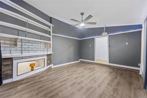 Villa ou maison à vendre à Coral Springs, Floride: 4 chambres, 210.14 m2 № 1993476 - photo 9