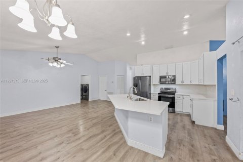 Villa ou maison à vendre à Coral Springs, Floride: 4 chambres, 210.14 m2 № 1993476 - photo 11