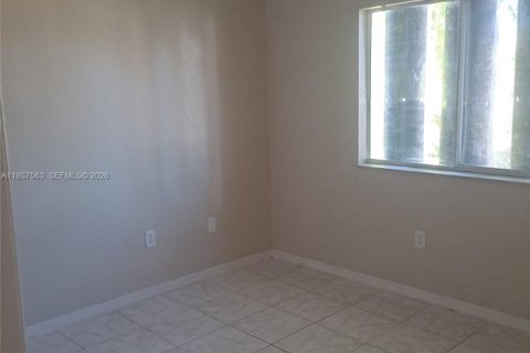 House in Palmetto Bay, Florida 3 bedrooms, 111.48 sq.m. № 2032979 - photo 13