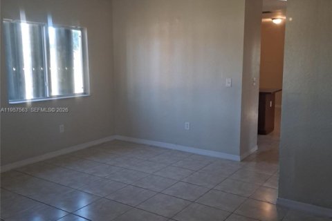 House in Palmetto Bay, Florida 3 bedrooms, 111.48 sq.m. № 2032979 - photo 11