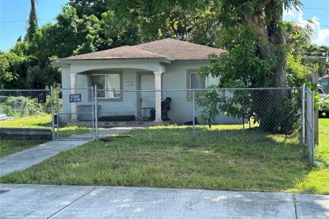 House in Palmetto Bay, Florida 3 bedrooms, 111.48 sq.m. № 2032979 - photo 2