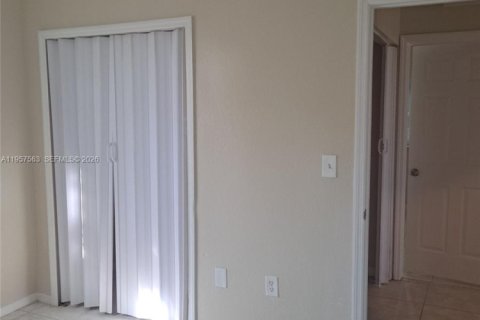 House in Palmetto Bay, Florida 3 bedrooms, 111.48 sq.m. № 2032979 - photo 15