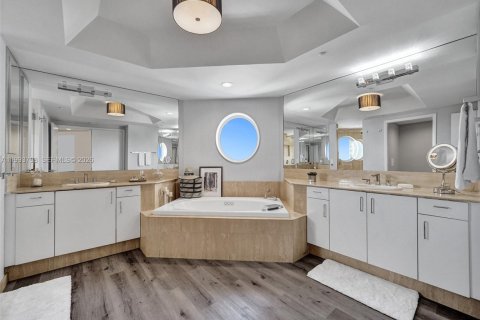 Купить кондоминиум в Авентура, Флорида 4 спальни, 266.63м2, № 2055643 - фото 24