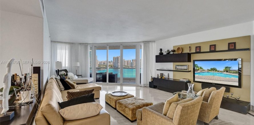 Кондоминиум с 4 спальнями в Авентура, Флорида № 2055643