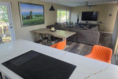 Casa en venta en Margate, Florida, 3 dormitorios, 129.51 m2 № 2050029 - foto 11