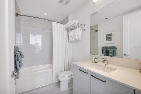 Condo in Sarasota, Florida, 2 bedrooms  № 1584414 - photo 29