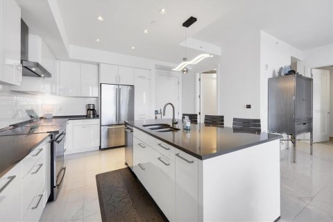 Condo in Sarasota, Florida, 2 bedrooms  № 1584414 - photo 9