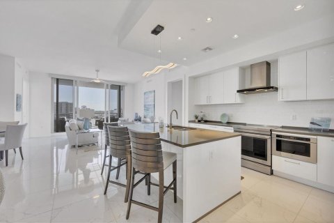 Condo in Sarasota, Florida, 2 bedrooms  № 1584414 - photo 8