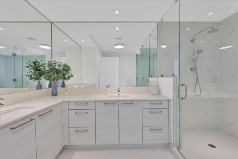Condo in Sarasota, Florida, 2 bedrooms  № 1584414 - photo 24