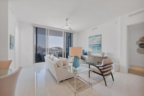 Condo in Sarasota, Florida, 2 bedrooms  № 1584414 - photo 13