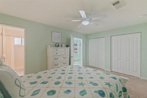 Condo in Gulfport, Florida, 2 bedrooms № 2207492 - photo 21
