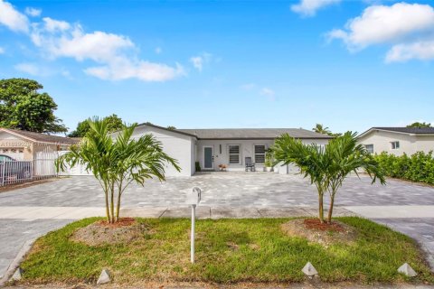 Casa en venta en Miami, Florida, 3 dormitorios, 149.02 m2 № 1951042 - foto 3
