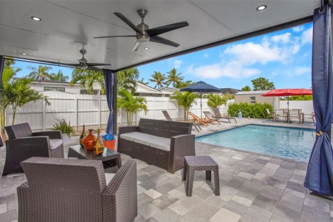 Casa en venta en Miami, Florida, 3 dormitorios, 149.02 m2 № 1951042 - foto 15