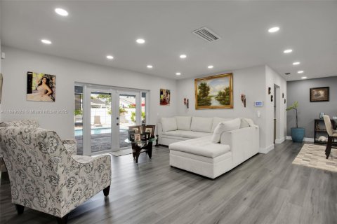 Casa en venta en Miami, Florida, 3 dormitorios, 149.02 m2 № 1951042 - foto 24