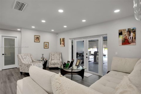 Casa en venta en Miami, Florida, 3 dormitorios, 149.02 m2 № 1951042 - foto 26