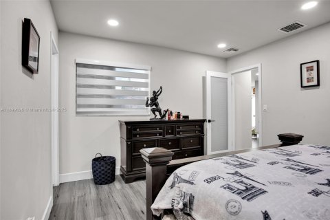 Casa en venta en Miami, Florida, 3 dormitorios, 149.02 m2 № 1951042 - foto 28