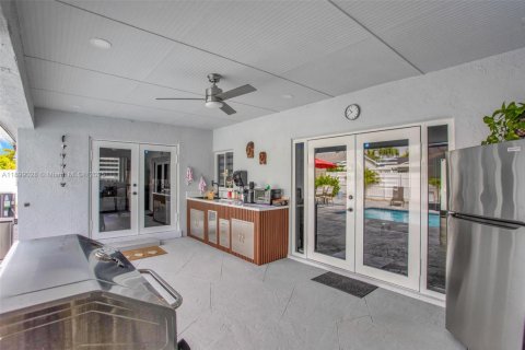 Casa en venta en Miami, Florida, 3 dormitorios, 149.02 m2 № 1951042 - foto 9