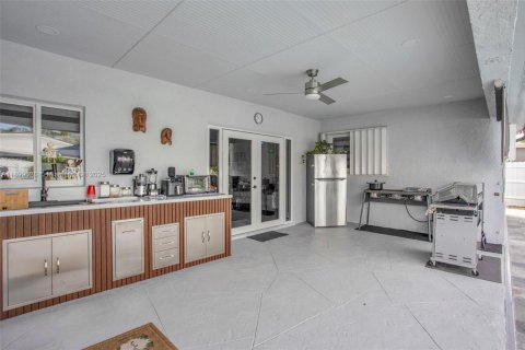 Casa en venta en Miami, Florida, 3 dormitorios, 149.02 m2 № 1951042 - foto 8