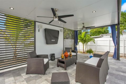Casa en venta en Miami, Florida, 3 dormitorios, 149.02 m2 № 1951042 - foto 4