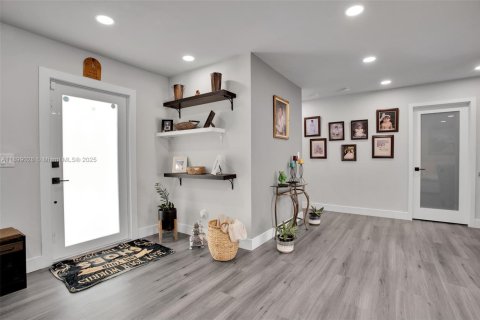 Casa en venta en Miami, Florida, 3 dormitorios, 149.02 m2 № 1951042 - foto 18