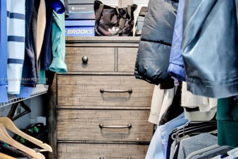 Casa en venta en Miami, Florida, 3 dormitorios, 149.02 m2 № 1951042 - foto 29