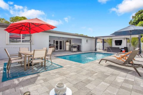 Casa en venta en Miami, Florida, 3 dormitorios, 149.02 m2 № 1951042 - foto 12