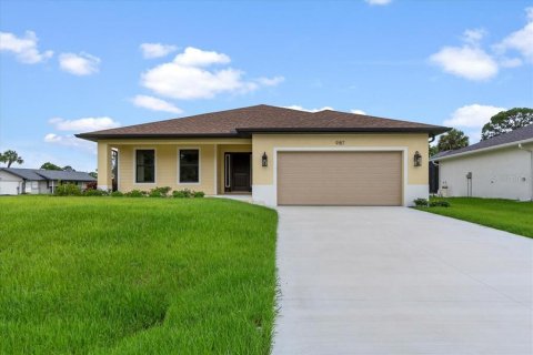 House in Englewood, Florida 3 bedrooms, 162.76 sq.m. № 1246773 - photo 5