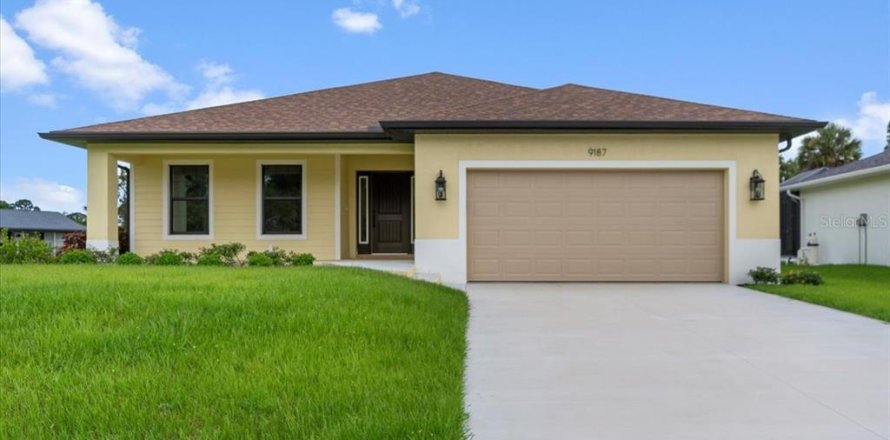 House in Englewood, Florida 3 bedrooms, 162.76 sq.m. № 1246773