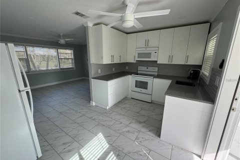 Apartment in Nokomis, Florida 2 bedrooms, 80.45 sq.m. № 2221530 - photo 2