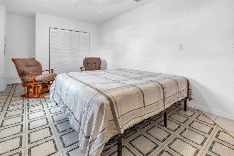 Casa en venta en Miami, Florida, 3 dormitorios, 150.32 m2 № 2008032 - foto 17