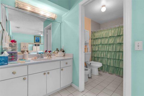Casa en venta en Miami, Florida, 3 dormitorios, 150.32 m2 № 2008032 - foto 11