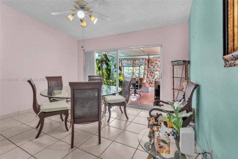 Casa en venta en Miami, Florida, 3 dormitorios, 150.32 m2 № 2008032 - foto 6