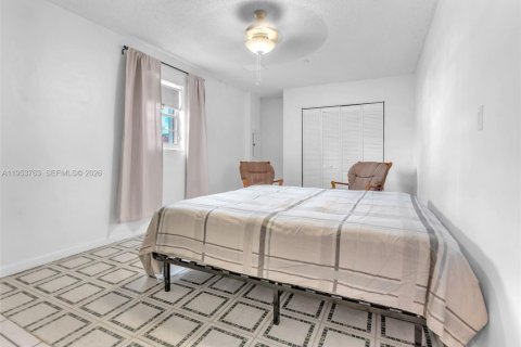 Casa en venta en Miami, Florida, 3 dormitorios, 150.32 m2 № 2008032 - foto 14