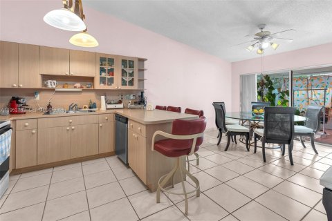 Casa en venta en Miami, Florida, 3 dormitorios, 150.32 m2 № 2008032 - foto 7