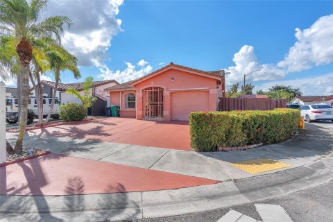 Casa en Miami, Florida 3 dormitorios, 150.32 m2 № 2008032